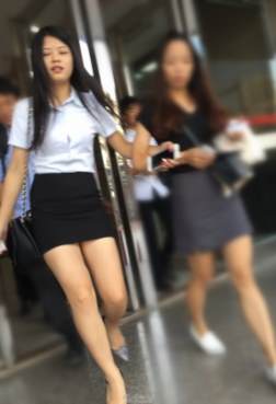 轻松展现出优雅的大长腿[<font color=red>12P</font>]