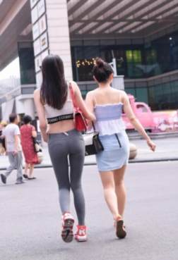 漂亮的精神小妹