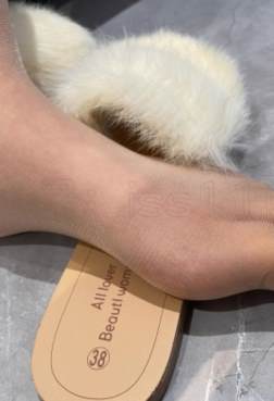 两个可爱的时尚长腿小姐姐[<font color=red>85P</font>]