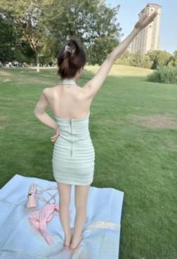 这俩小姐姐的大长腿你羡慕不？[<font color=red>7P</font>]