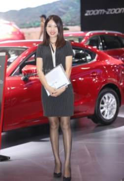 正在上班中的黑色导购小姐姐[<font color=red>11P</font>]