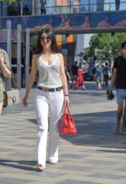 让女生穿出轻熟的漂亮高雅