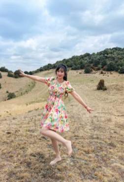 愿不愿意帮她拍照？[<font color=red>5P</font>]