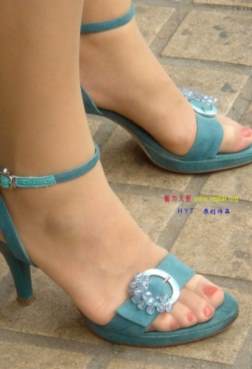 这不是天使的眼泪是天使的丝袜[<font color=red>14P</font>]