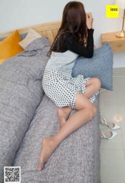 IESS 漂亮的格子裙 一样的回头率