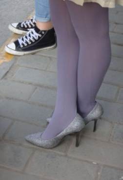 街拍路人不多见的丝袜，你也要看看[<font color=red>13P</font>]