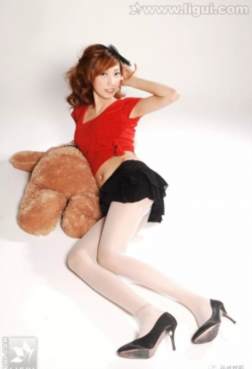 腿长得比脸蛋美的白丝女人11P[<font color=red>11P</font>]