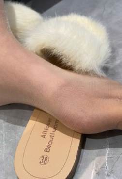 女生夏日穿搭高跟鞋[<font color=red>103P</font>]