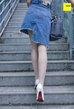 IESS - 一双白色的高跟配牛仔裙[<font color=red>97P</font>]