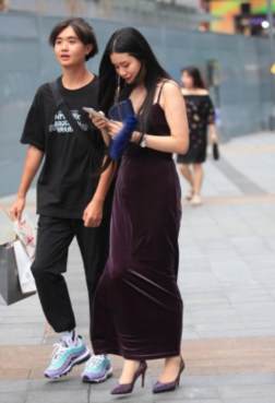 抹胸裙穿搭高跟鞋