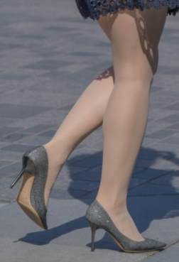 爱穿丝袜的 都是那么的有女人味呢[<font color=red>20P</font>]