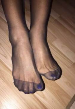 特写黑丝美足秀8[<font color=red>8P</font>]