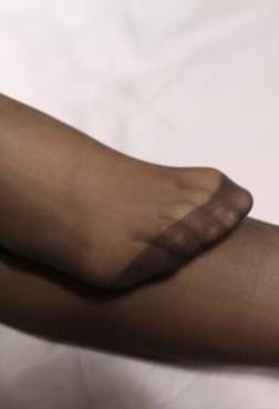 一双乐此不疲的黒丝佳足3P[<font color=red>3P</font>]