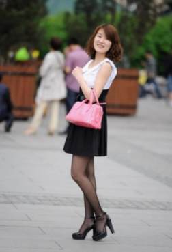 美女穿上去更显女神[<font color=red>10P</font>]