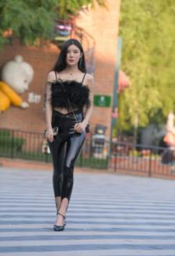 高跟鞋穿搭裙装[<font color=red>71P</font>]