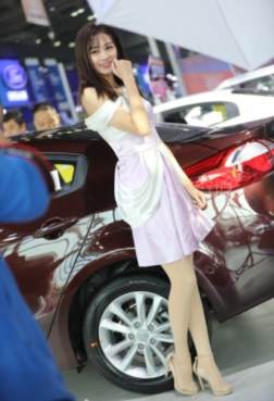 车展上都喜欢看更漂亮的车？[<font color=red>14P</font>]