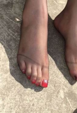 红甲黒丝高清丝7P[<font color=red>7P</font>]