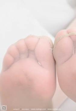 抱着谁家的狗狗[<font color=red>77P</font>]