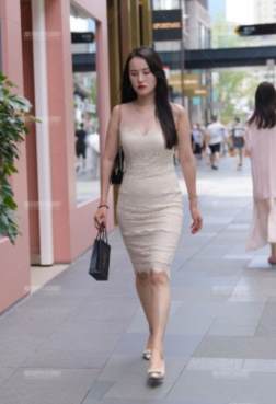 漂亮一穿就出来[<font color=red>7P</font>]