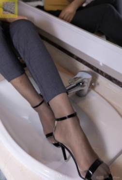 ZPfoot - 牛仔裤里丝 越看越有感觉哦[<font color=red>32P</font>]