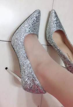 穿丝的丝滑，和无丝的白皙9P[<font color=red>9P</font>]