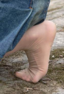 丝袜美足的褶皱是不是很经典的细节控美？[<font color=red>14P</font>]