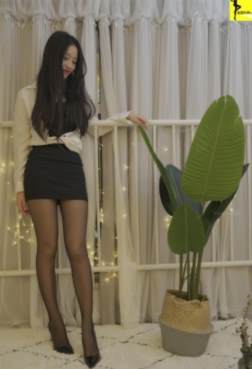 丝幕 -穿着高丝的小姐姐格外迷人[<font color=red>52P</font>]