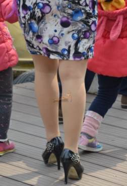 漂亮穿搭简单又好看[<font color=red>20P</font>]