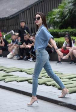 腿长优雅长腿人美足够靓