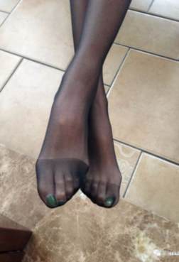 你看到的是真的，袜很薄...9P[<font color=red>9P</font>]