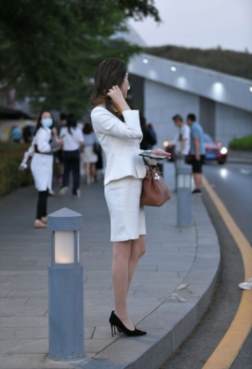 女生出街穿搭高跟鞋[<font color=red>54P</font>]