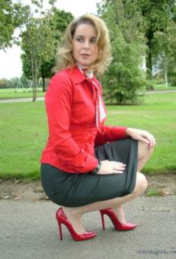 红衣短裙红高肉丝，美薄爆棚15P[<font color=red>15P</font>]