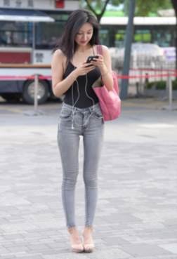 秀出高雅漂亮的姿态