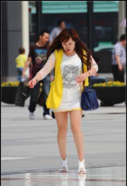 我自信我够美[<font color=red>10P</font>]