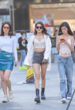 凸显出美女的个性与高雅[<font color=red>6P</font>]