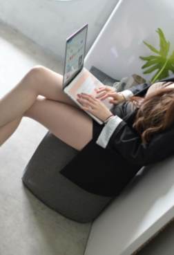 每时每刻都是在现场直播。[<font color=red>87P</font>]