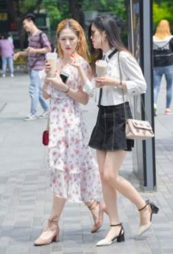 展现出美好的气质