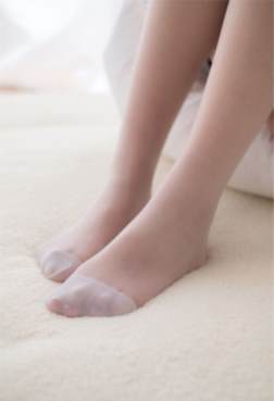 丝滑的不忍触碰的感觉，就是极致美丝[<font color=red>79P</font>]