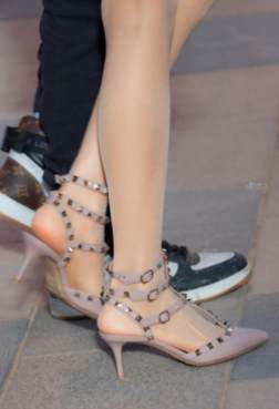 有了细跟鞋显得更有气质[<font color=red>15P</font>]