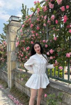 大长腿美少女[<font color=red>5P</font>]