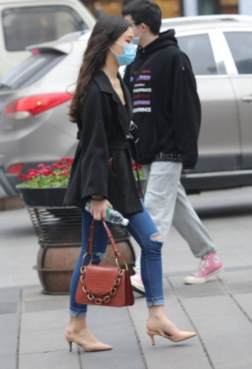 让美女气质与魅力兼具