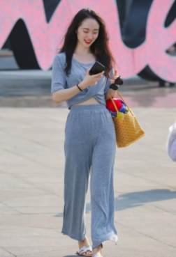 穿出女性优雅浪漫气息