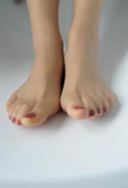 一双腿长的高跟鞋[<font color=red>60P</font>]