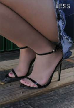 [IESS异思趣向] -很有感觉得肉丝小姐姐，有木有？[<font color=red>99P</font>]