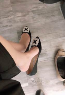 你觉得穿哪一双会更好看？[<font color=red>8P</font>]