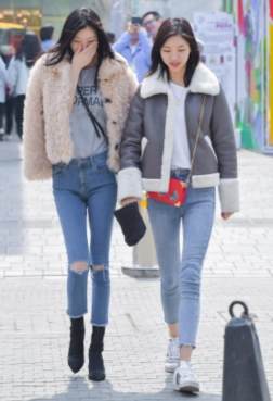 展示出美女高雅的一面[<font color=red>6P</font>]