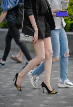 假期没事去逛逛，总有偶遇[<font color=red>18P</font>]