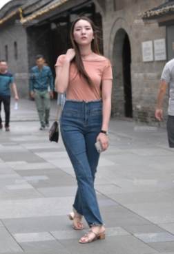 吊带穿搭高跟鞋