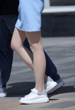 爱上平板鞋配丝的搭配[<font color=red>11P</font>]