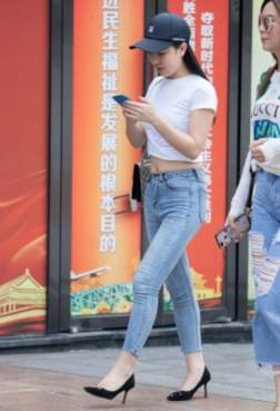 塑造美女完美的身材